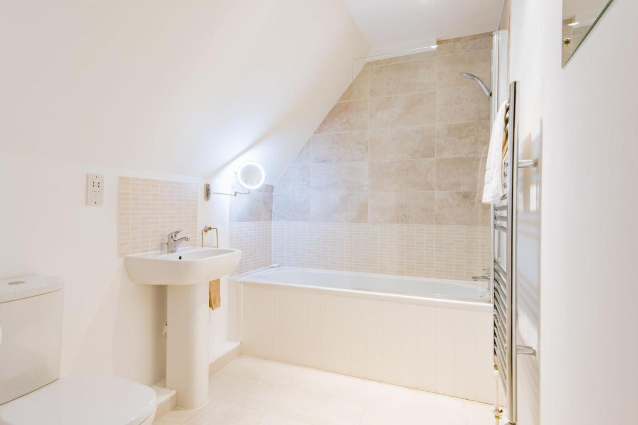 The Loft At Emperor Court By Bloom Stays Canterbury Bagian luar foto